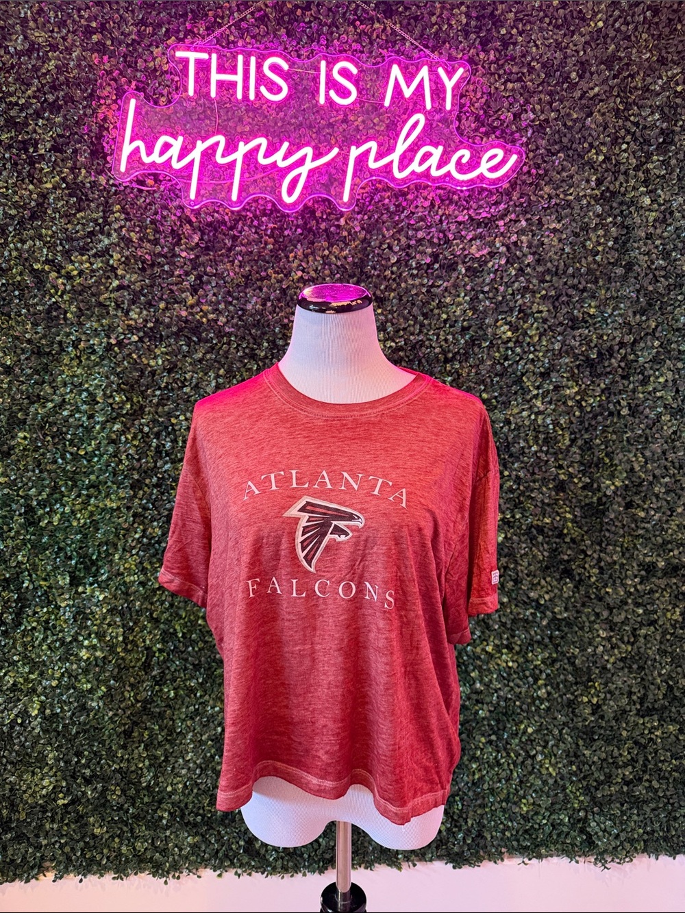 Tailgate Atlanta Falcons Women's Red Graphic Tee